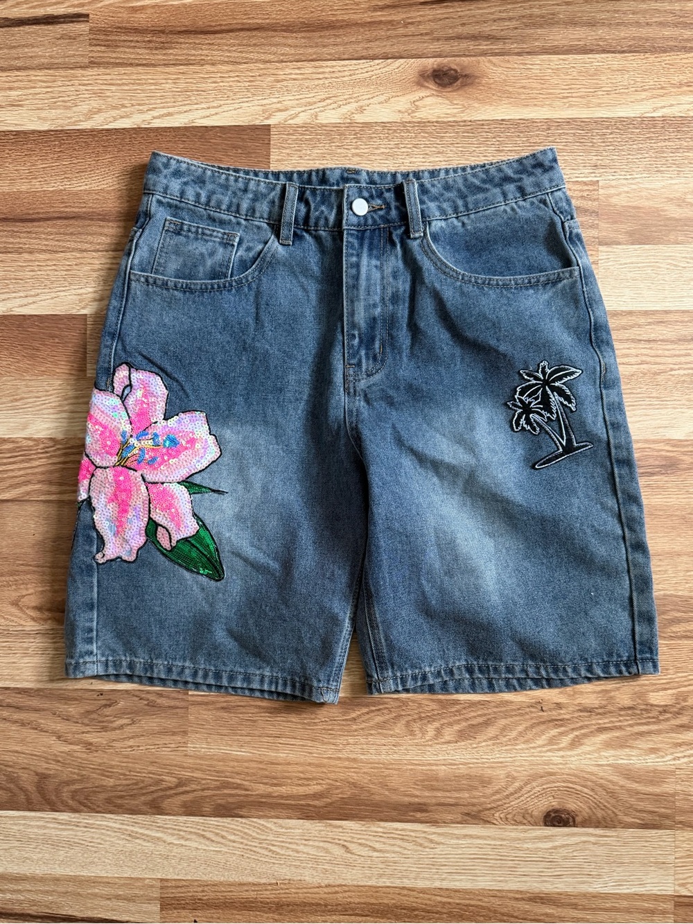 ROMWE Meduim Washed Denim Shorts with Pink Sequin Flower